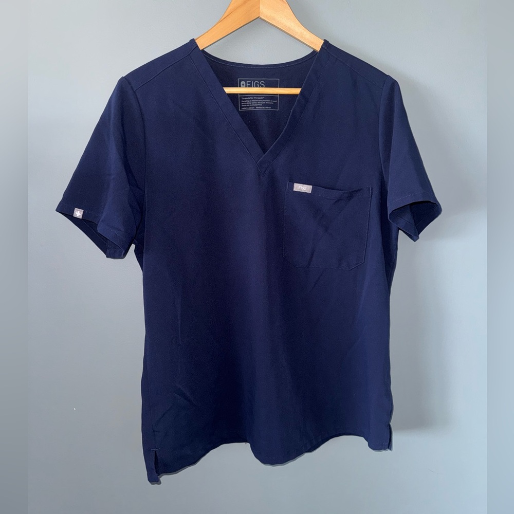Figs Catarina One-Pocket Scrub Top in blue